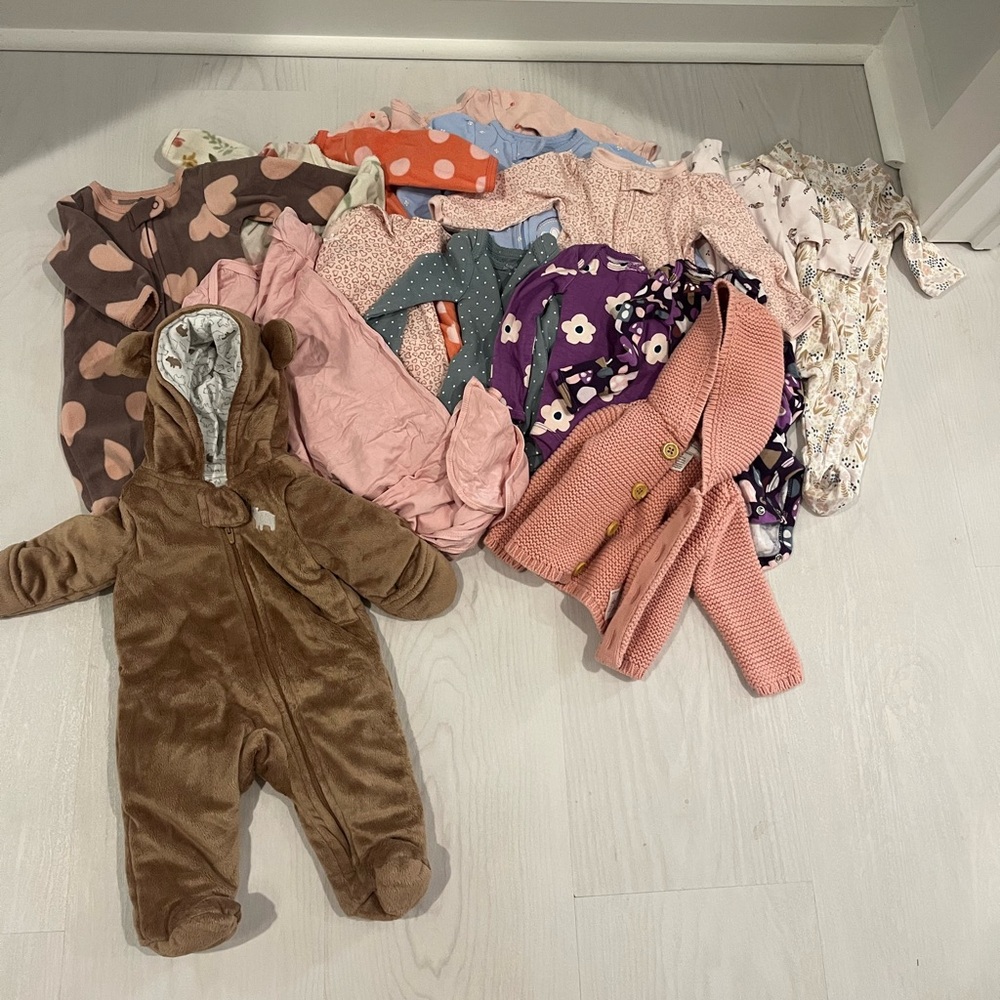 16 Piece - Newborn Baby Girl Clothing Lot